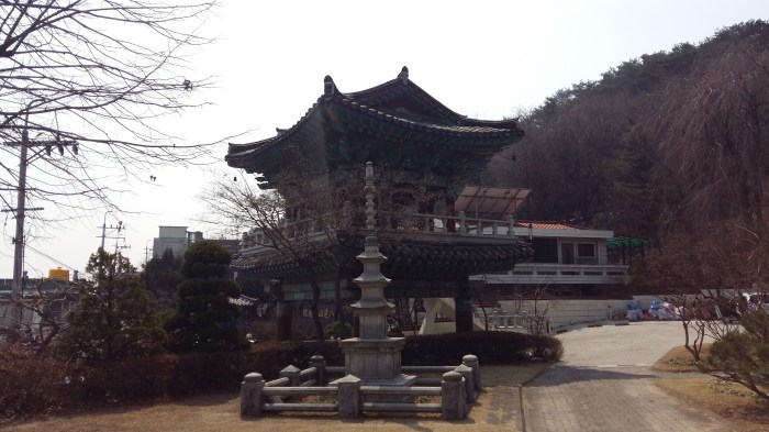 Suwon Buddhist temple pagoda