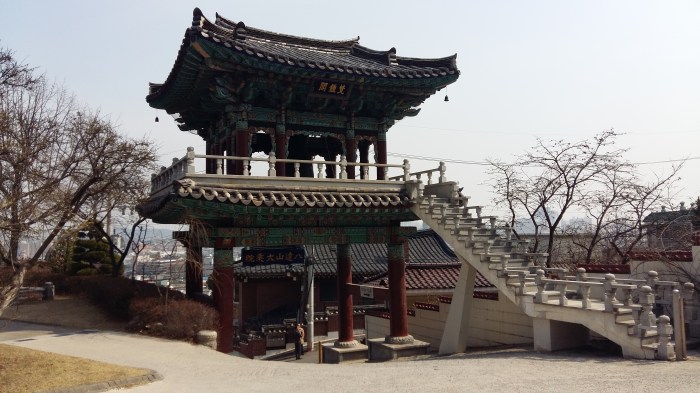 Suwon Buddhist temple